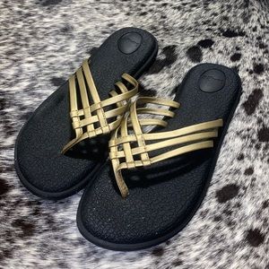 Sanuk Yoga Salty Metallic Gold Sandal Flip Flop
